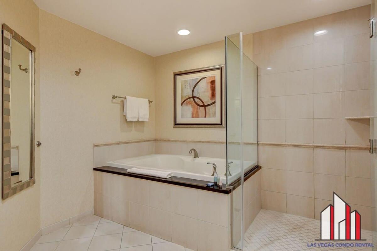 Mgm Signature-24-709 Strip View Jacuzzi Studio Las Vegas Buitenkant foto